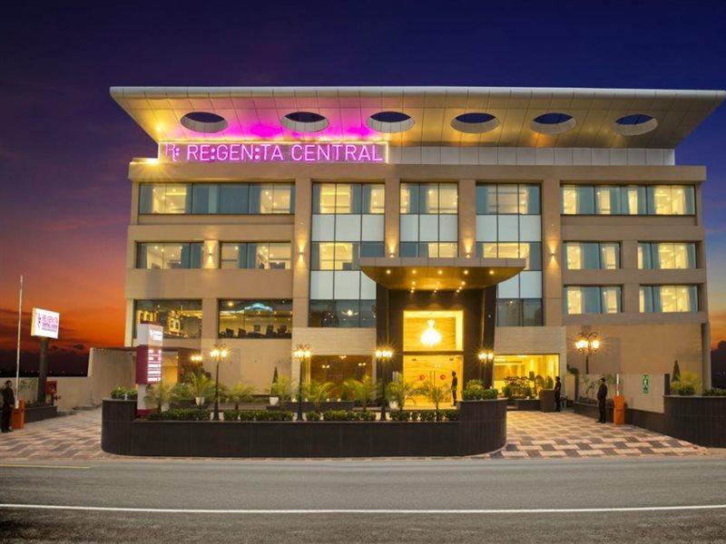 รีเจนตา เซ็นทรัล คาสเซีย ซิรักปุระ จันทิครห์ Hotel Zirakpur ภายนอก รูปภาพ