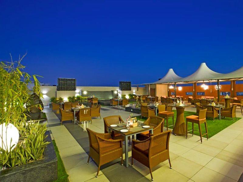 รีเจนตา เซ็นทรัล คาสเซีย ซิรักปุระ จันทิครห์ Hotel Zirakpur ภายนอก รูปภาพ