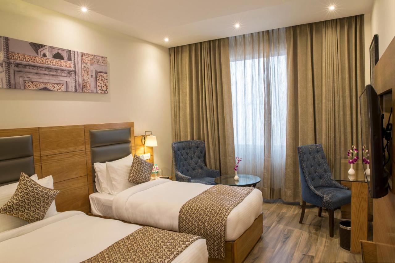 รีเจนตา เซ็นทรัล คาสเซีย ซิรักปุระ จันทิครห์ Hotel Zirakpur ภายนอก รูปภาพ