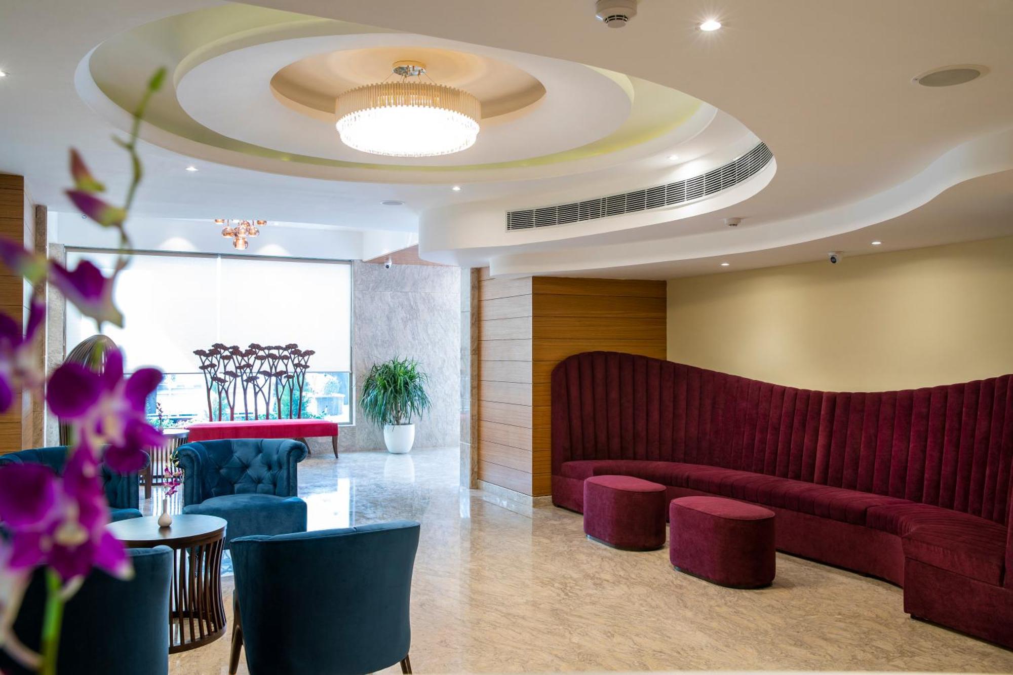 รีเจนตา เซ็นทรัล คาสเซีย ซิรักปุระ จันทิครห์ Hotel Zirakpur ภายนอก รูปภาพ