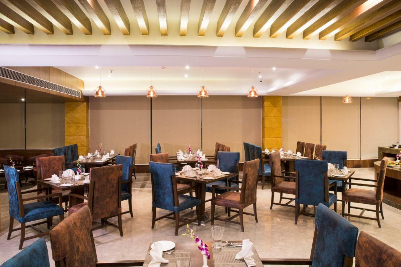 รีเจนตา เซ็นทรัล คาสเซีย ซิรักปุระ จันทิครห์ Hotel Zirakpur ภายนอก รูปภาพ