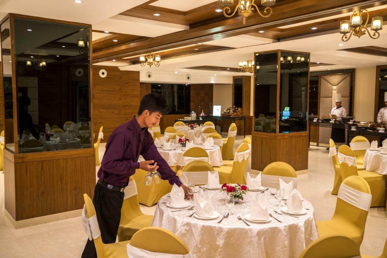 รีเจนตา เซ็นทรัล คาสเซีย ซิรักปุระ จันทิครห์ Hotel Zirakpur ภายนอก รูปภาพ