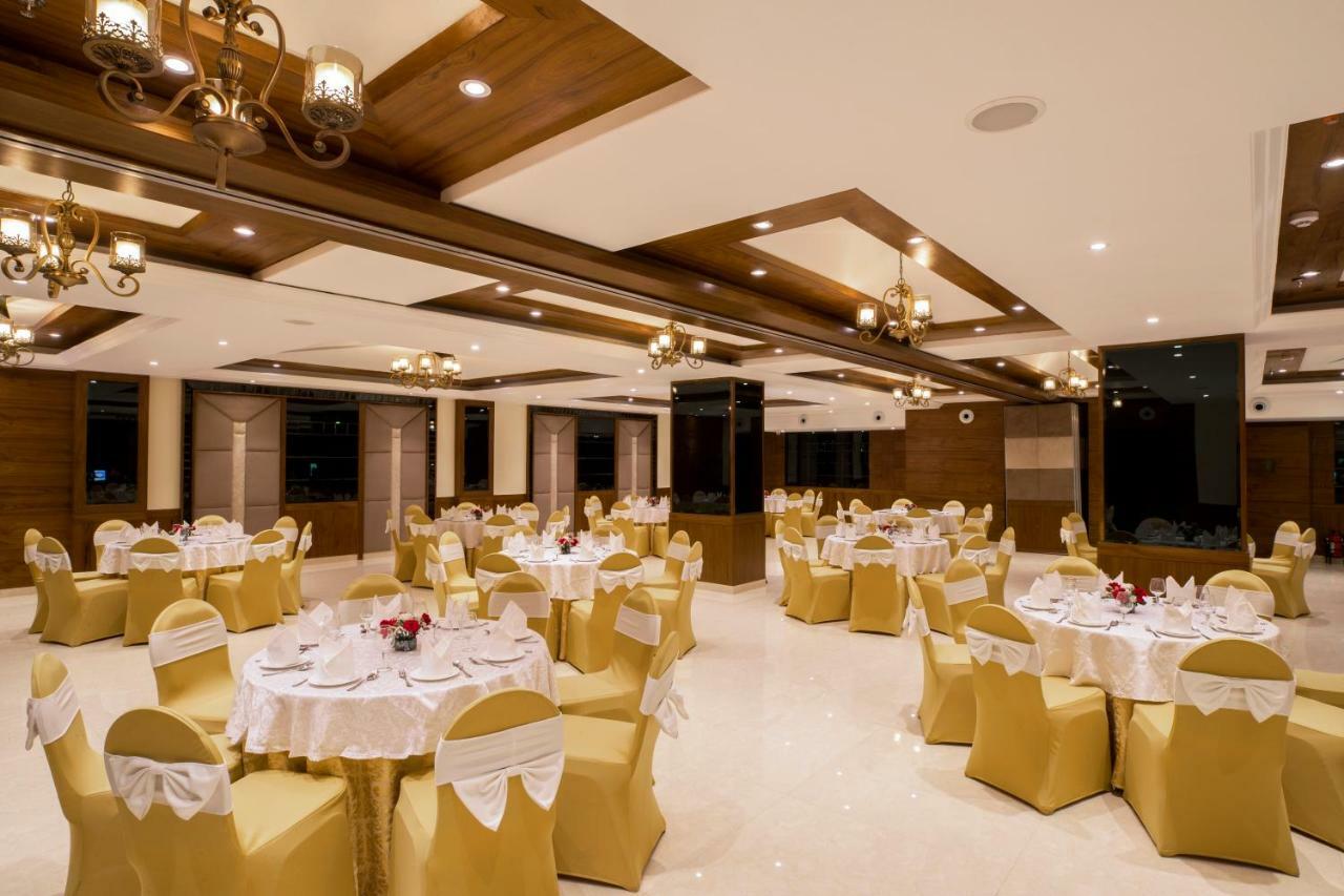 รีเจนตา เซ็นทรัล คาสเซีย ซิรักปุระ จันทิครห์ Hotel Zirakpur ภายนอก รูปภาพ