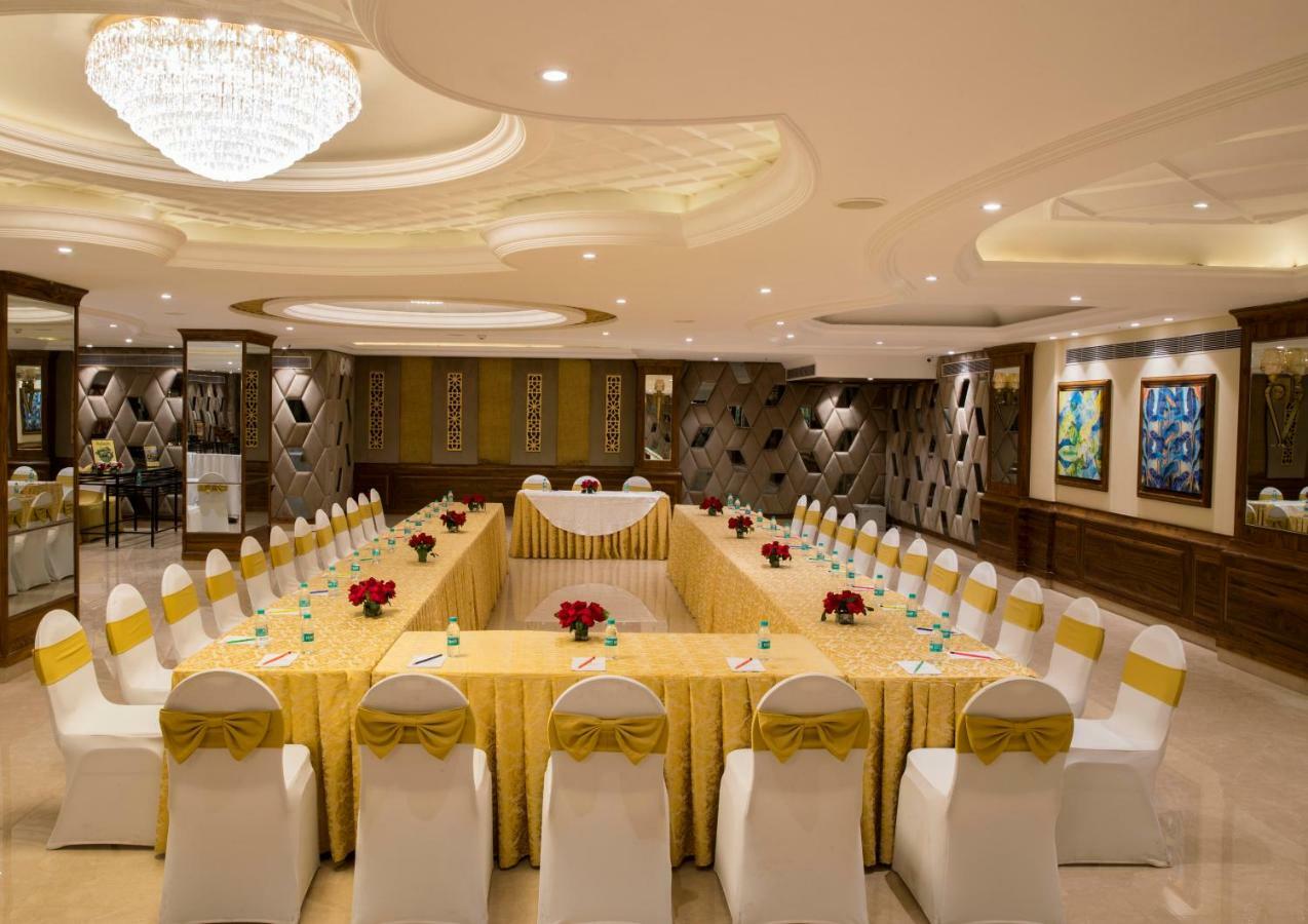 รีเจนตา เซ็นทรัล คาสเซีย ซิรักปุระ จันทิครห์ Hotel Zirakpur ภายนอก รูปภาพ