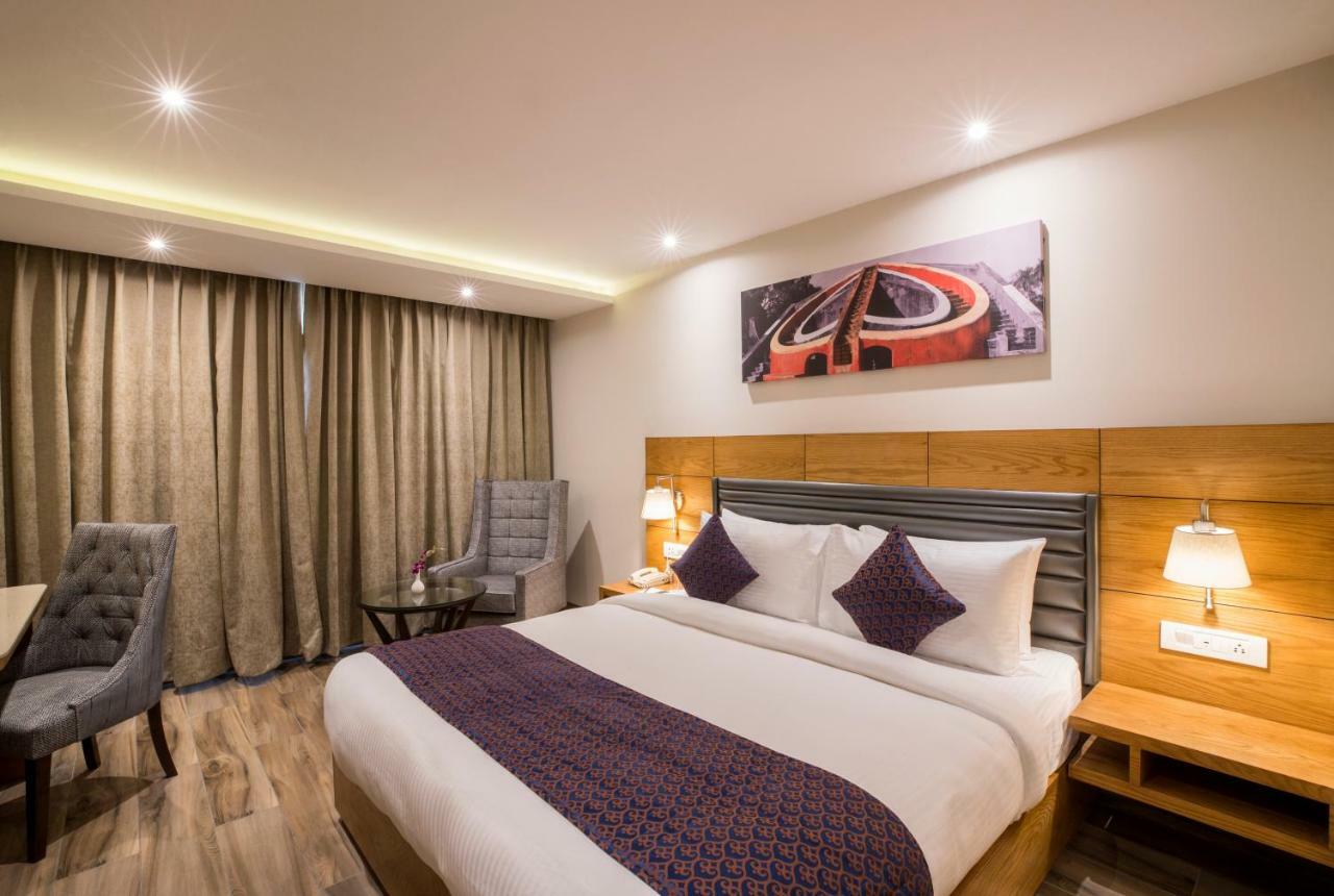 รีเจนตา เซ็นทรัล คาสเซีย ซิรักปุระ จันทิครห์ Hotel Zirakpur ภายนอก รูปภาพ