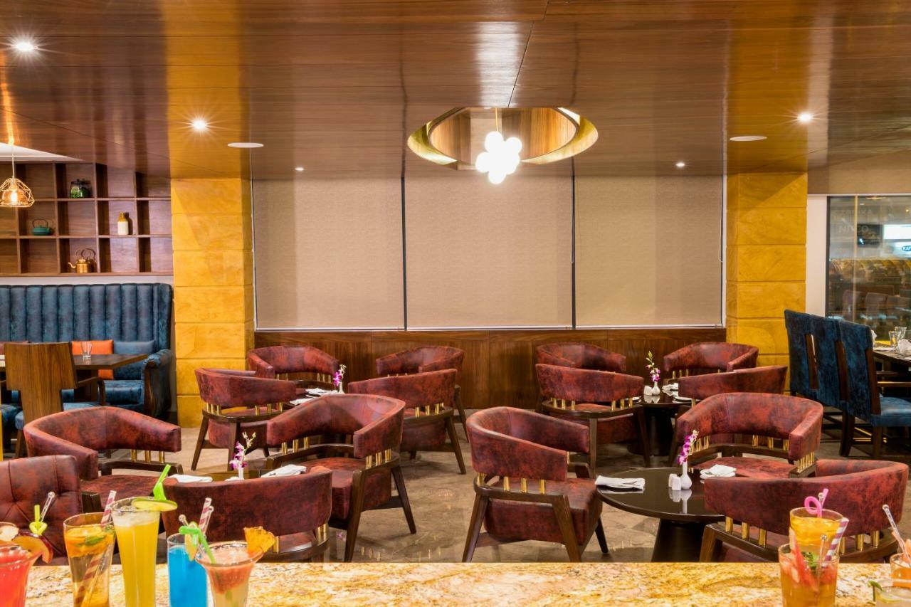 รีเจนตา เซ็นทรัล คาสเซีย ซิรักปุระ จันทิครห์ Hotel Zirakpur ภายนอก รูปภาพ