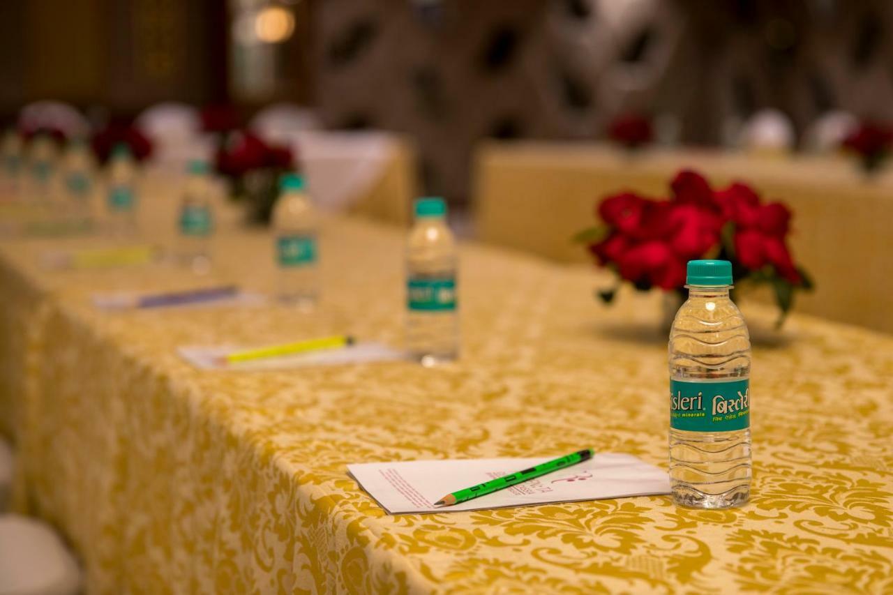รีเจนตา เซ็นทรัล คาสเซีย ซิรักปุระ จันทิครห์ Hotel Zirakpur ภายนอก รูปภาพ